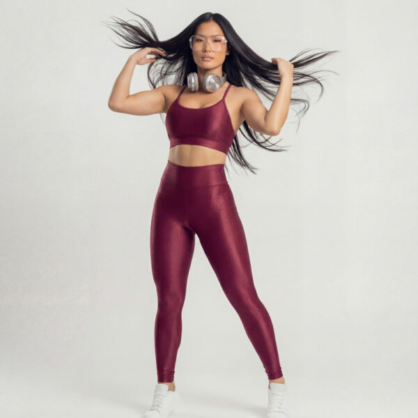 Conjunto fitness canelado feminino academia top e legging esportivo com brilho